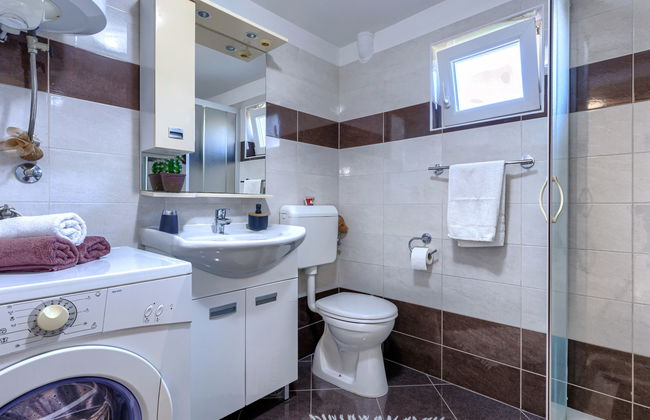 Apartamento de 2 quartos em Kršan com piscina privada e jardim - Foto 27