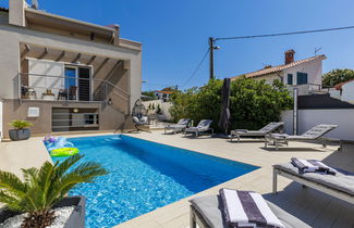 Photo 1 - Maison de 3 chambres à Labin avec piscine privée et jardin