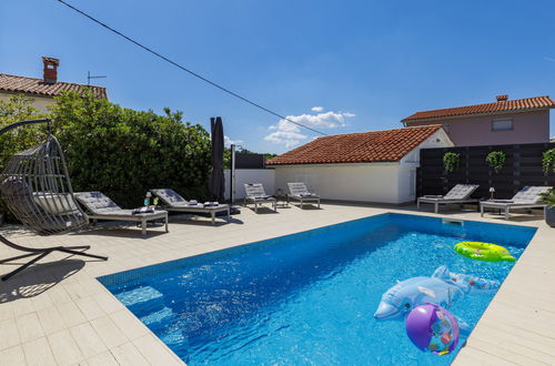 Foto 45 - Haus mit 3 Schlafzimmern in Labin mit privater pool und garten