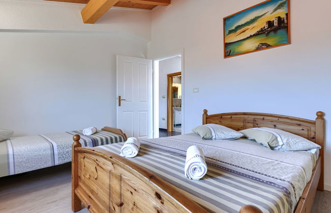 Casa de 9 quartos em Buje com piscina privada e jardim - Foto 50