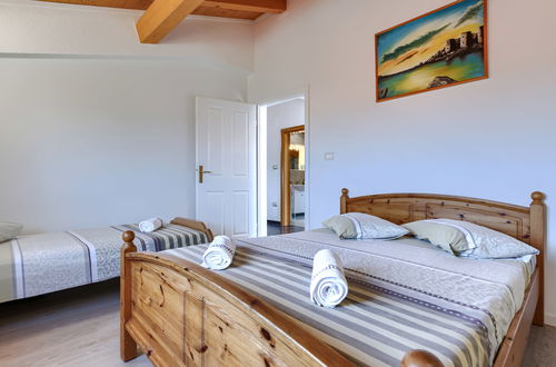 Foto 50 - Casa de 6 quartos em Buje com piscina privada e jardim
