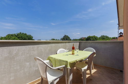 Foto 41 - Casa de 6 quartos em Buje com piscina privada e jardim