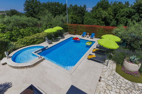 Foto 14 - Casa con 4 camere da letto a Buje con piscina privata e giardino