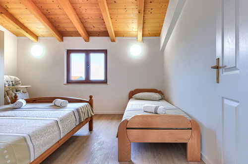 Foto 47 - Casa de 6 quartos em Buje com piscina privada e jardim