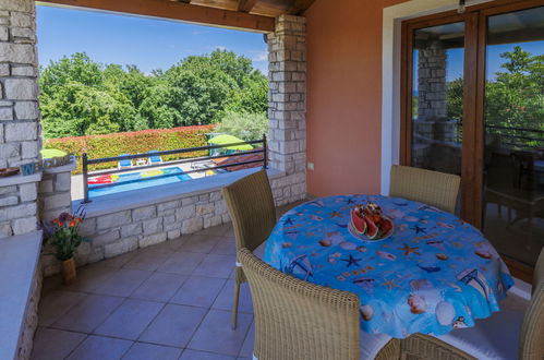 Photo 22 - Maison de 4 chambres à Buje avec piscine privée et jardin