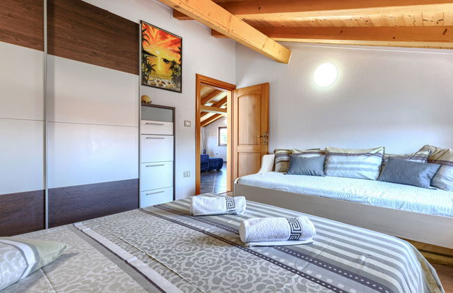 Casa de 9 quartos em Buje com piscina privada e jardim - Foto 51