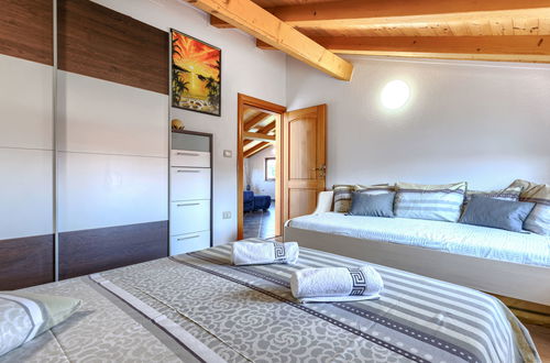 Foto 51 - Casa de 6 quartos em Buje com piscina privada e jardim