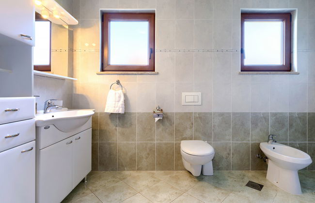 Casa de 9 quartos em Buje com piscina privada e jardim - Foto 35