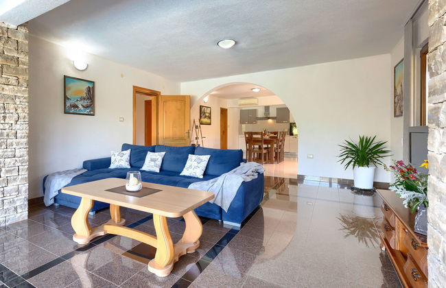 Casa de 9 quartos em Buje com piscina privada e jardim - Foto 17