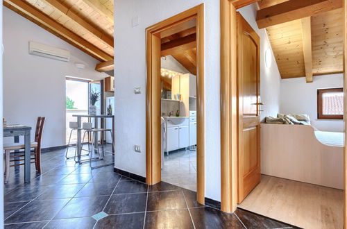 Foto 40 - Casa de 6 quartos em Buje com piscina privada e jardim