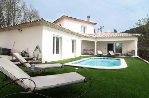 Foto 31 - Casa de 3 quartos em Draguignan com piscina privada e terraço