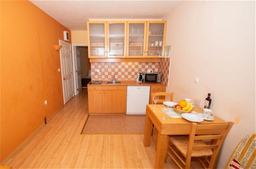 Foto 10 - Appartamento con 1 camera da letto a Makarska con vista mare