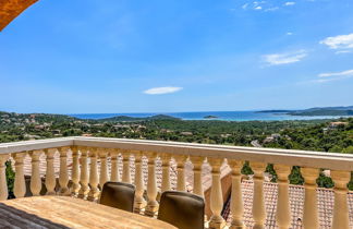 Photo 3 - Appartement de 3 chambres à Zonza avec piscine et vues à la mer