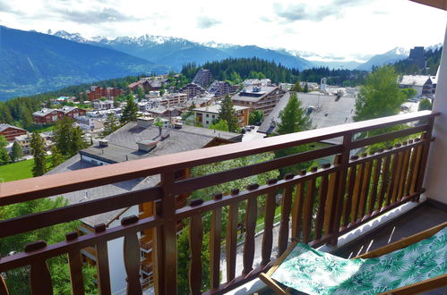 Foto 4 - Apartment mit 1 Schlafzimmer in Crans-Montana mit blick auf die berge