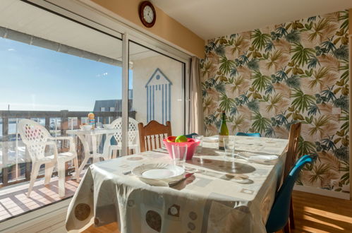 Foto 3 - Apartamento de 1 habitación en Cabourg con vistas al mar