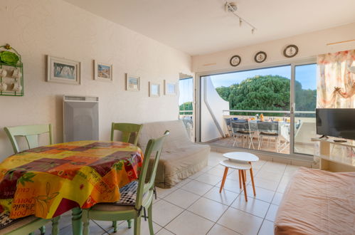 Foto 1 - Appartamento con 2 camere da letto a Le Grau-du-Roi con terrazza e vista mare