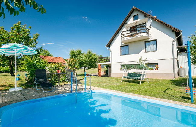 Casa de 4 quartos em Balatonalmádi com piscina privada e jardim - Foto 1
