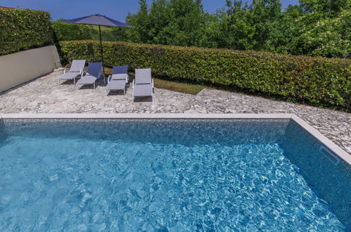 Foto 11 - Casa de 4 quartos em Buje com piscina privada e vistas do mar
