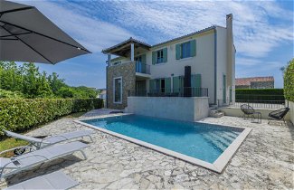 Foto 1 - Casa de 4 quartos em Buje com piscina privada e vistas do mar