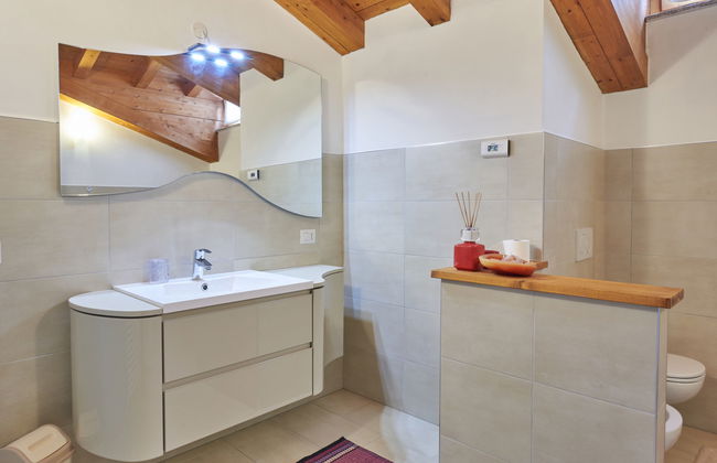 Casa con 4 camere da letto a Dongo con giardino - Foto 23