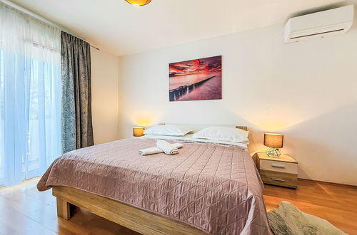 Foto 15 - Casa de 5 quartos em Poličnik com piscina privada e jardim