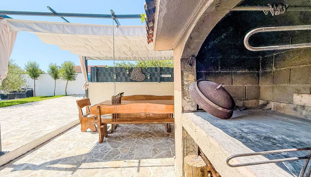 Casa de 6 quartos em Poličnik com piscina privada e jardim - Foto 5