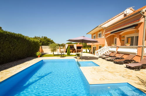 Photo 30 - Maison de 5 chambres à Poličnik avec piscine privée et vues à la mer