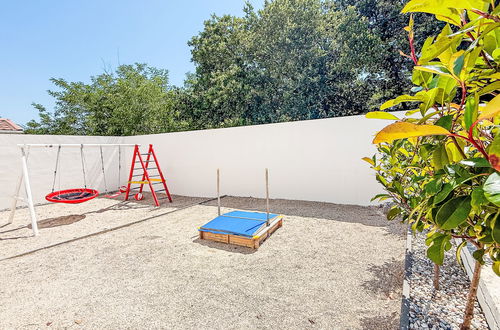 Foto 29 - Casa de 5 quartos em Poličnik com piscina privada e jardim