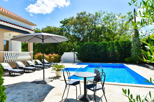 Photo 27 - Maison de 5 chambres à Poličnik avec piscine privée et jardin