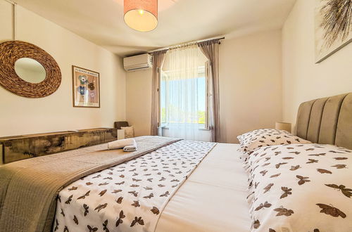 Foto 13 - Casa de 5 quartos em Poličnik com piscina privada e jardim