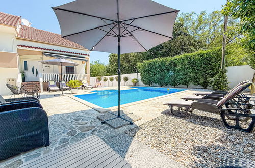 Foto 36 - Casa de 5 quartos em Poličnik com piscina privada e jardim