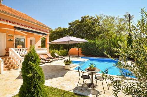 Photo 31 - Maison de 5 chambres à Poličnik avec piscine privée et vues à la mer