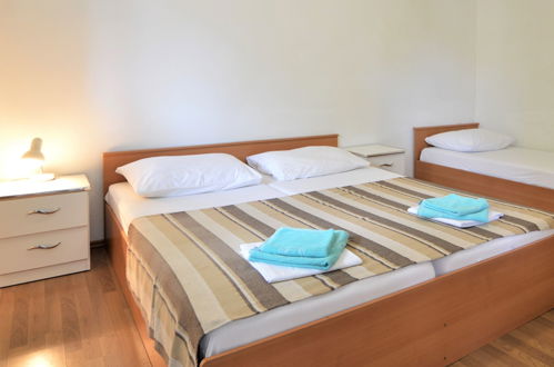 Foto 13 - Appartamento con 1 camera da letto a Tribunj con terrazza e vista mare