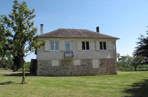 Photo 15 - Maison de 3 chambres à Altillac avec jardin et terrasse