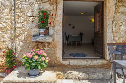 Photo 25 - Maison de 3 chambres à Poreč avec jardin et terrasse