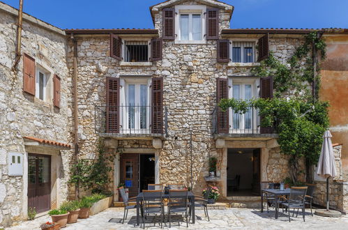 Photo 24 - Maison de 3 chambres à Poreč avec jardin et terrasse