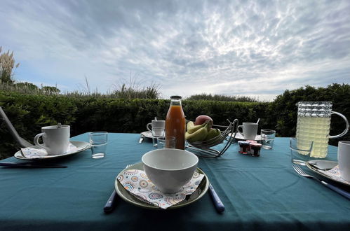 Foto 10 - Appartamento con 1 camera da letto a La Grande-Motte con giardino e vista mare