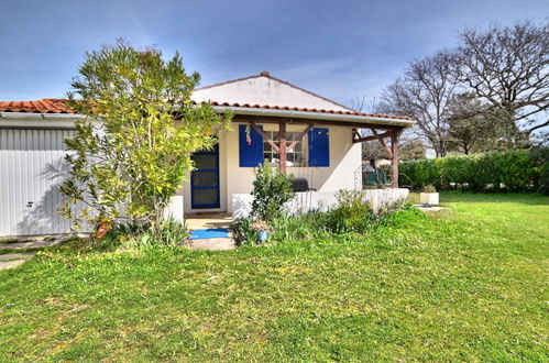 Photo 22 - 2 bedroom House in Saint-Pierre-d'Oléron with garden and sea view