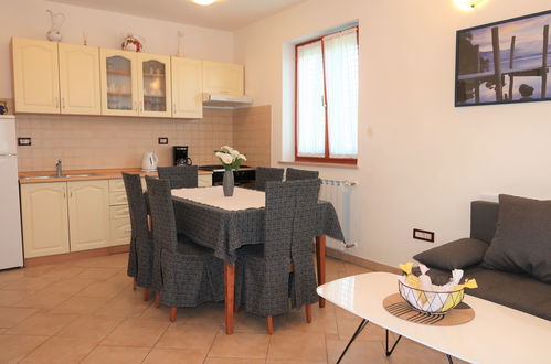 Photo 9 - 2 bedroom House in Labin with private pool and garden