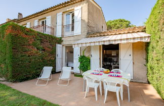 Photo 2 - Appartement de 1 chambre à Sainte-Maxime avec piscine et vues à la mer