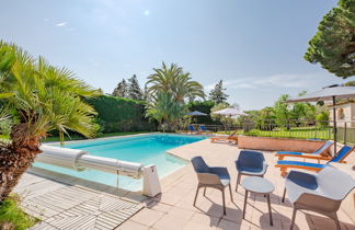 Foto 3 - Apartamento de 1 habitación en Sainte-Maxime con piscina y jardín