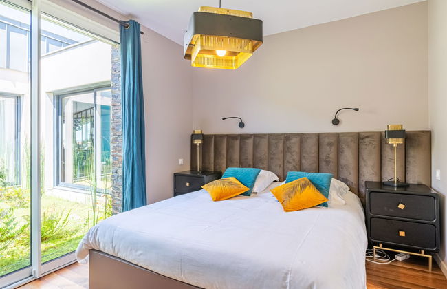 4 bedroom House in Saint-Brevin-les-Pins with private pool and garden - Photo 11