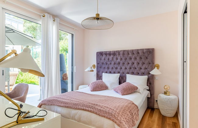 4 bedroom House in Saint-Brevin-les-Pins with private pool and garden - Photo 15