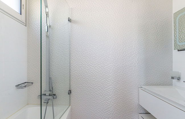 4 bedroom House in Saint-Brevin-les-Pins with private pool and garden - Photo 17