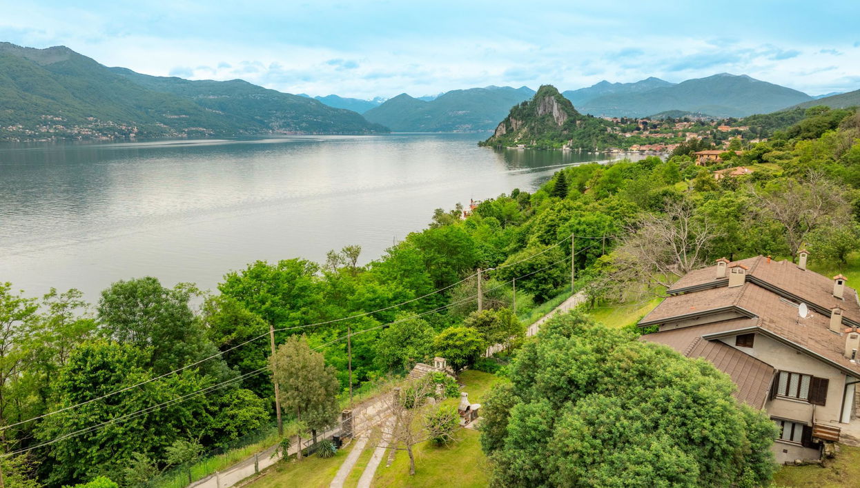 Apartamento de 2 quartos em Castelveccana com jardim - Foto 1