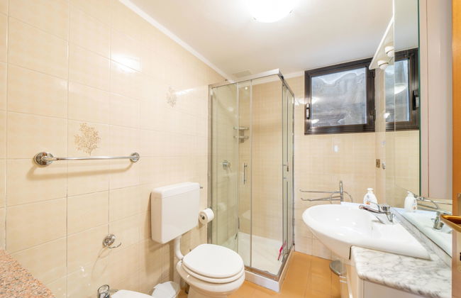 Apartamento de 2 quartos em Castelveccana com jardim - Foto 16