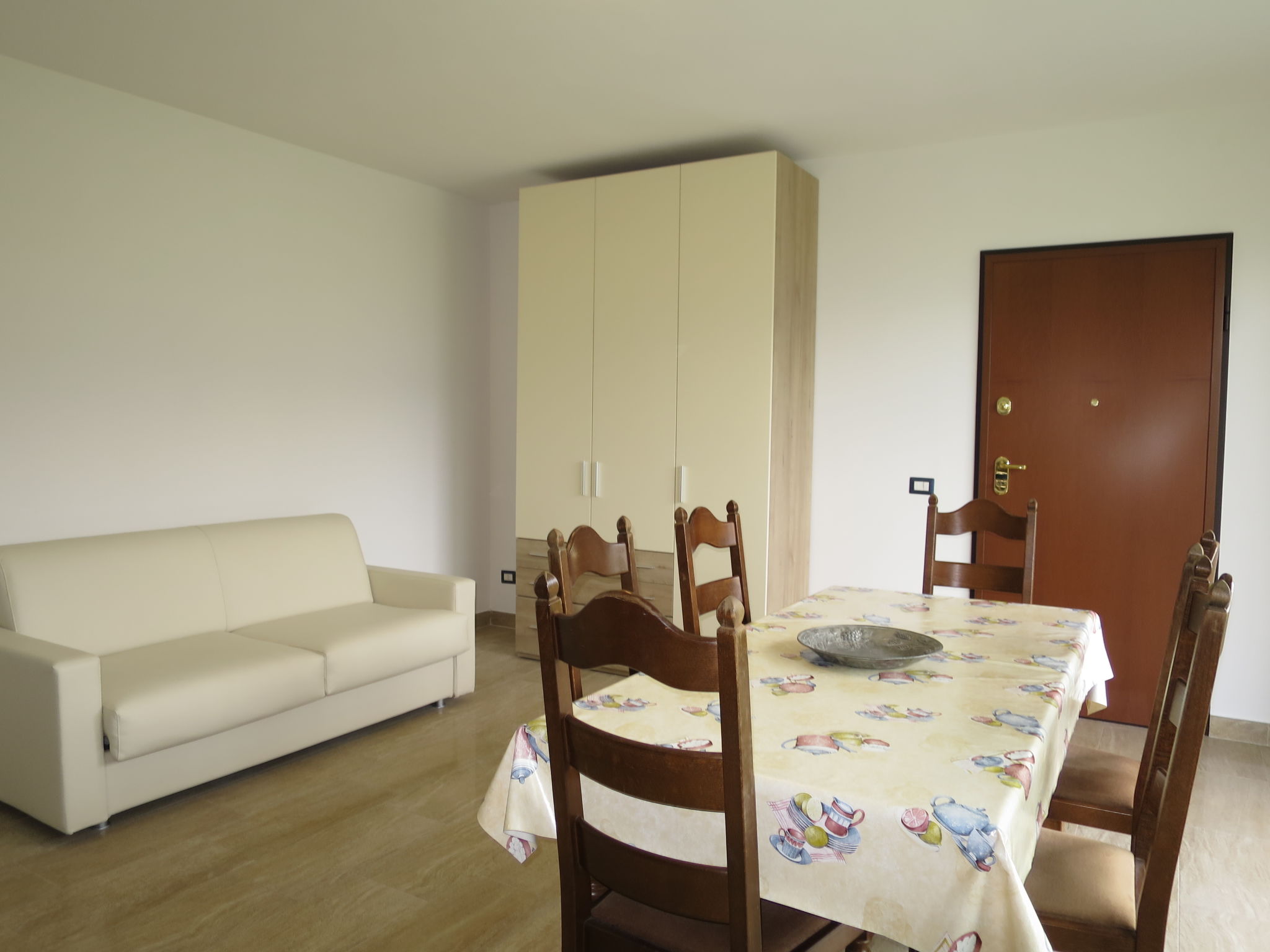Foto 11 - Apartamento de 1 habitación en Castelveccana con jardín y vistas a la montaña