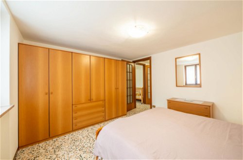 Foto 15 - Apartamento de 1 quarto em Castelveccana com jardim e vista para a montanha