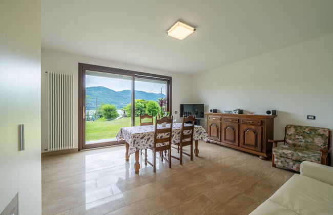 Apartamento de 2 quartos em Castelveccana com jardim - Foto 8