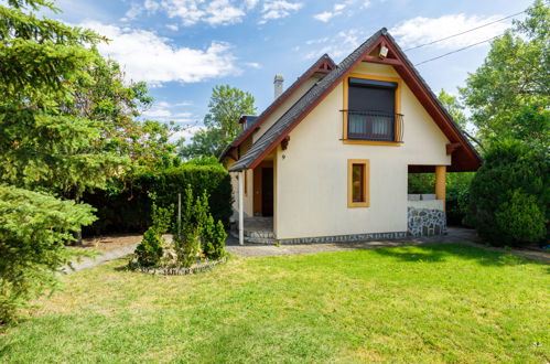 Foto 1 - Casa con 3 camere da letto a Balatonfüred con giardino e vista sulle montagne